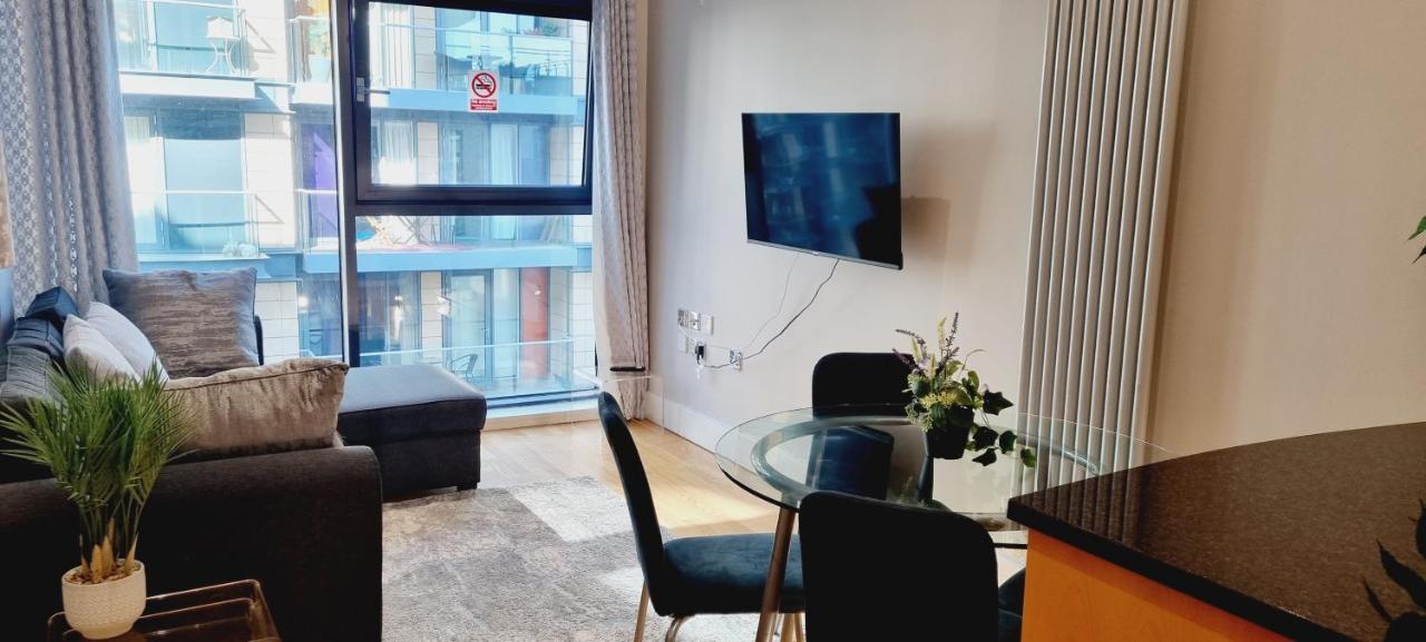 Luxury Waterside Apartment Canary Wharf London Eksteriør billede